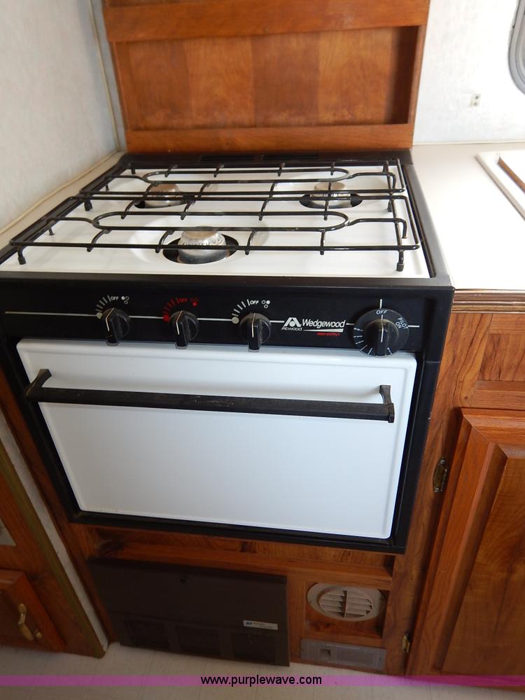 image for item J3943 1995 Layton Skyline 25' camper