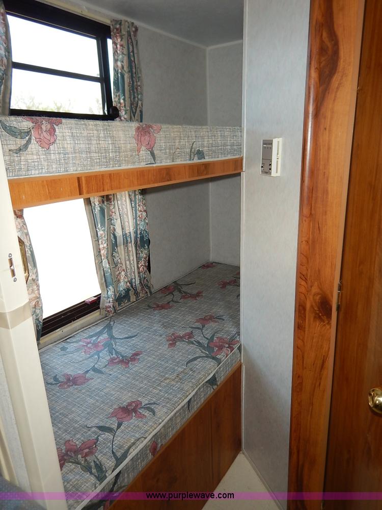 image for item J3943 1995 Layton Skyline 25' camper