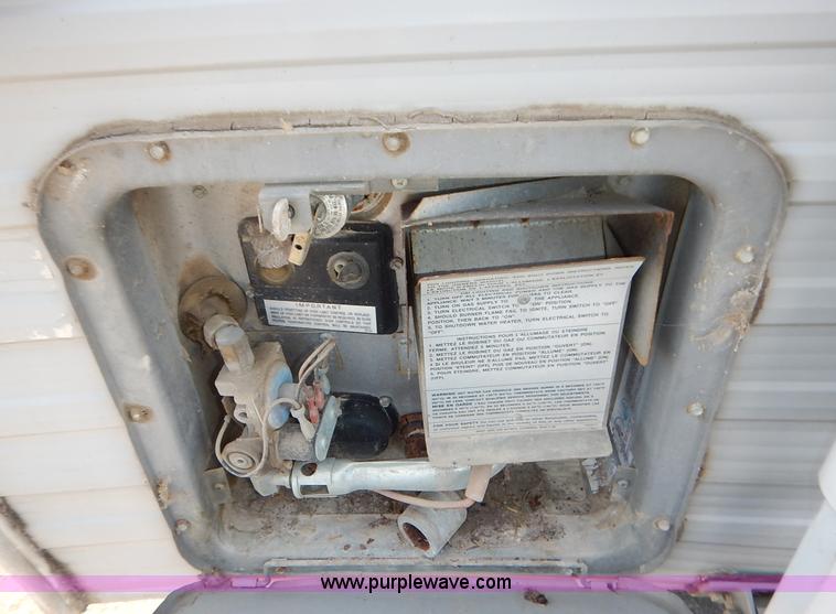 image for item J3943 1995 Layton Skyline 25' camper