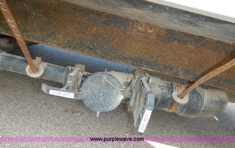 image for item J3943 1995 Layton Skyline 25' camper