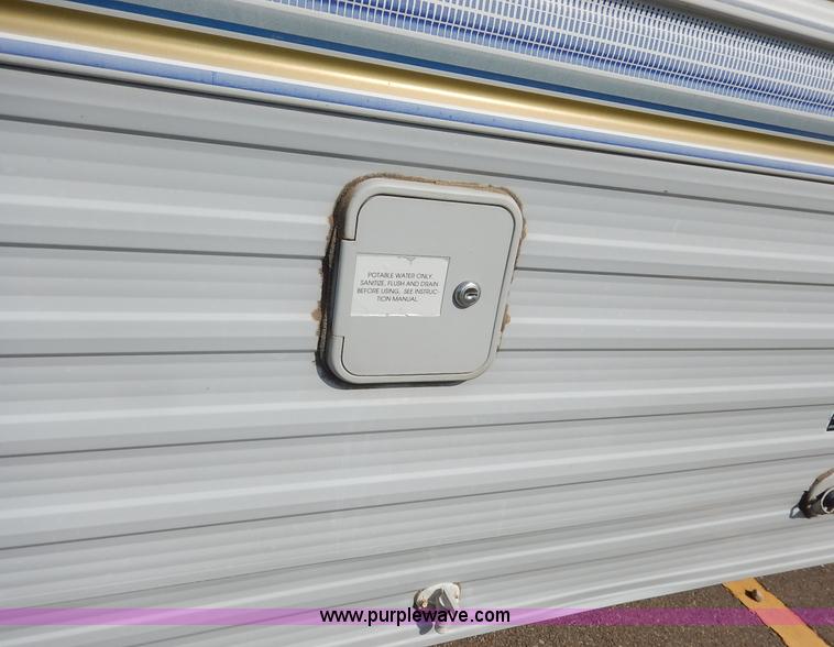 image for item J3943 1995 Layton Skyline 25' camper