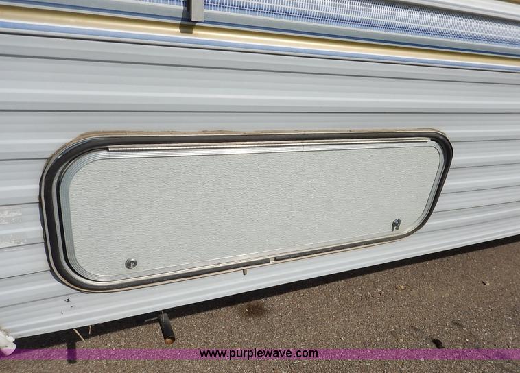 image for item J3943 1995 Layton Skyline 25' camper