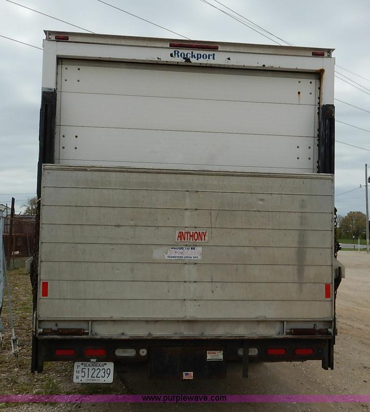 image for item J3963 2006 Ford LCF box truck