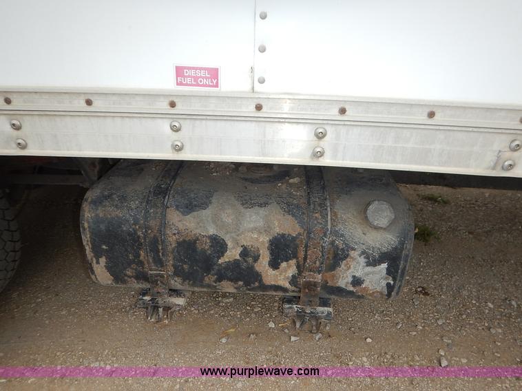 image for item J3963 2006 Ford LCF box truck