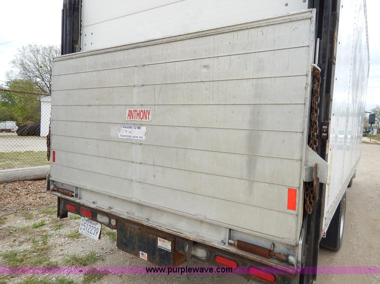 image for item J3963 2006 Ford LCF box truck