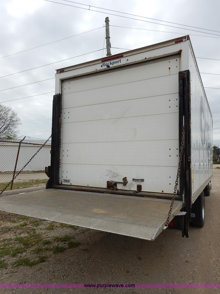 image for item J3963 2006 Ford LCF box truck