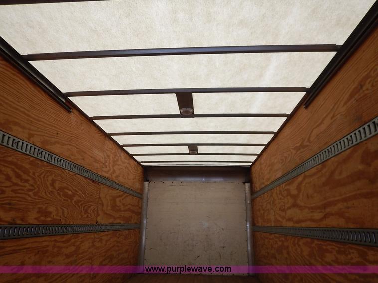 image for item J3963 2006 Ford LCF box truck