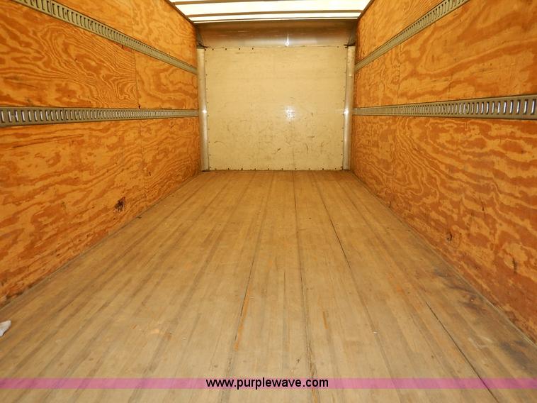 image for item J3963 2006 Ford LCF box truck