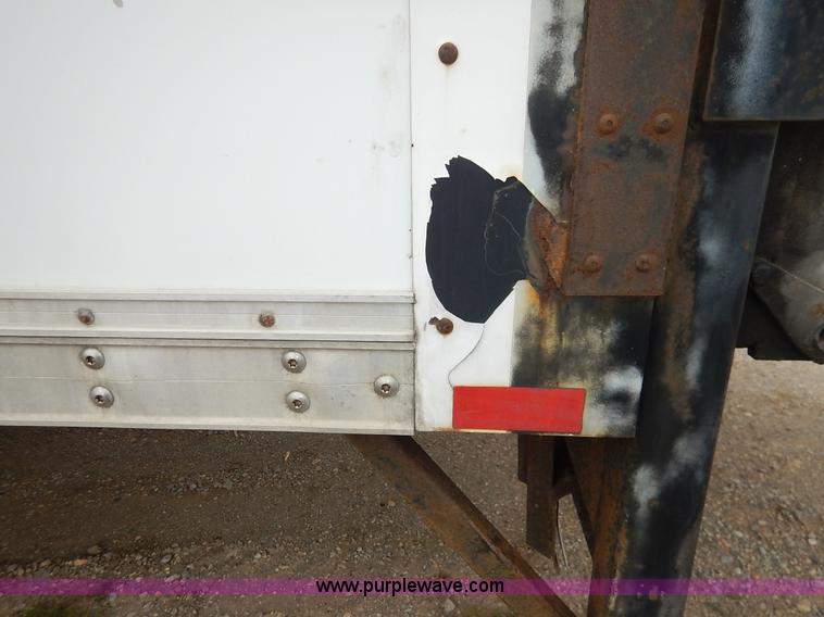 image for item J3963 2006 Ford LCF box truck