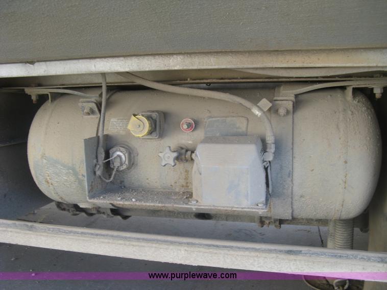 image for item K2972 1999 Ford 6350 Tropi-Cal RV