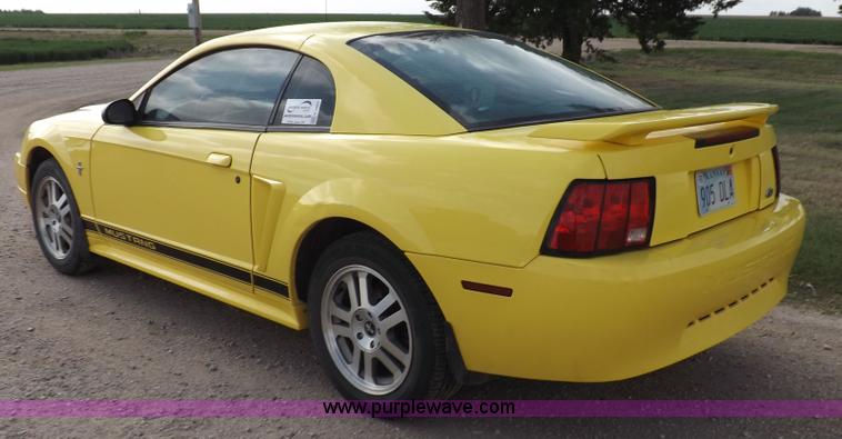 image for item K3869 2002 Ford Mustang
