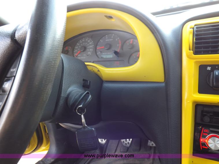 image for item K3869 2002 Ford Mustang