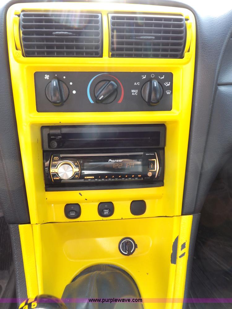 image for item K3869 2002 Ford Mustang