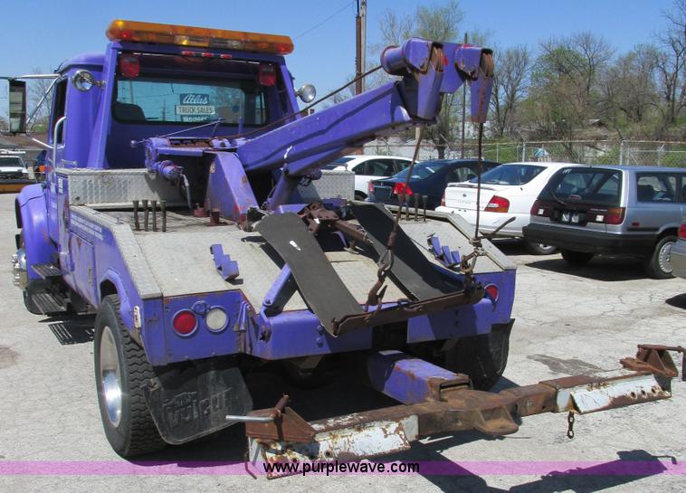 image for item K5010 1996 International 4700 tow truck