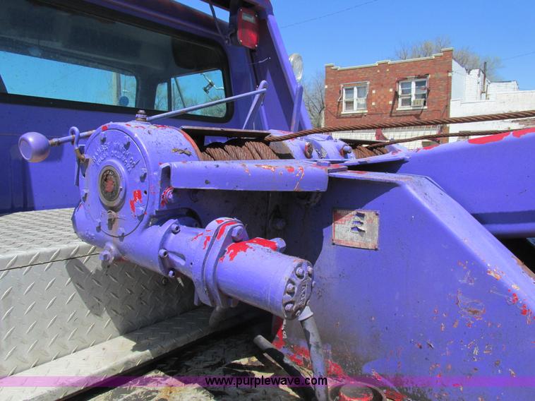 image for item K5010 1996 International 4700 tow truck