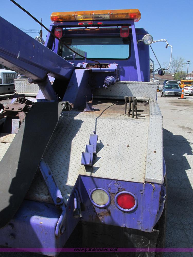 image for item K5010 1996 International 4700 tow truck