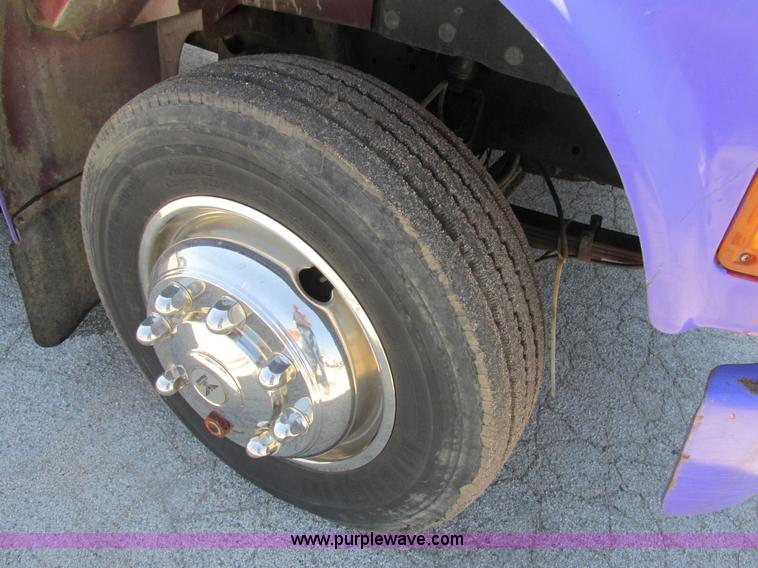 image for item K5010 1996 International 4700 tow truck