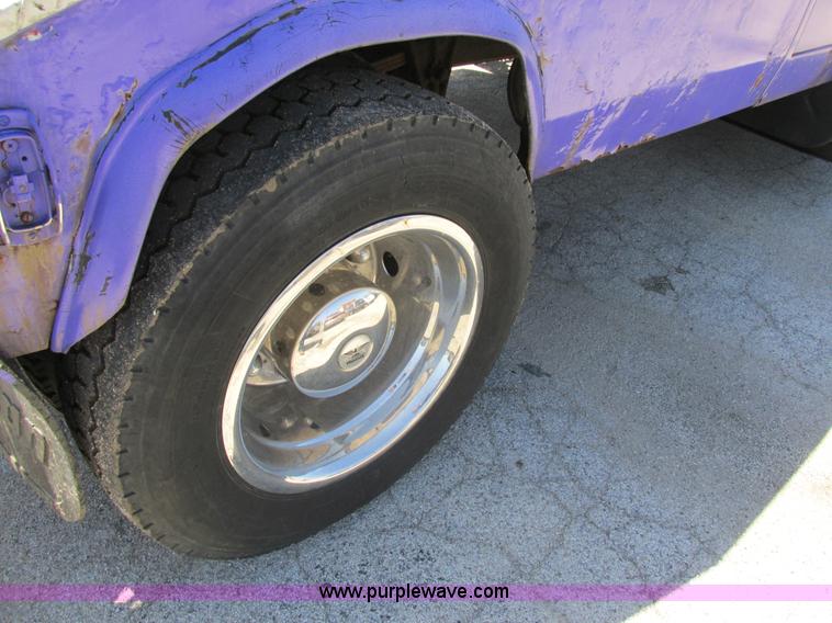 image for item K5010 1996 International 4700 tow truck