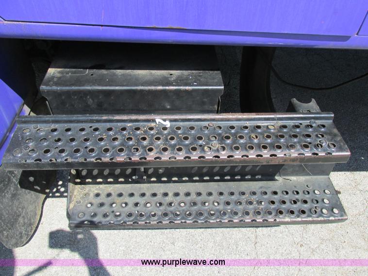 image for item K5010 1996 International 4700 tow truck