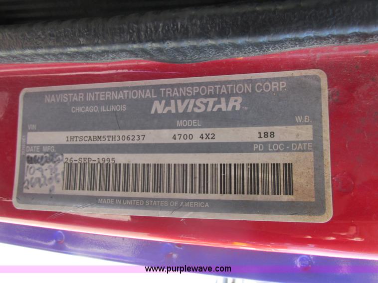 image for item K5010 1996 International 4700 tow truck