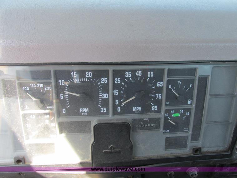 image for item K5010 1996 International 4700 tow truck