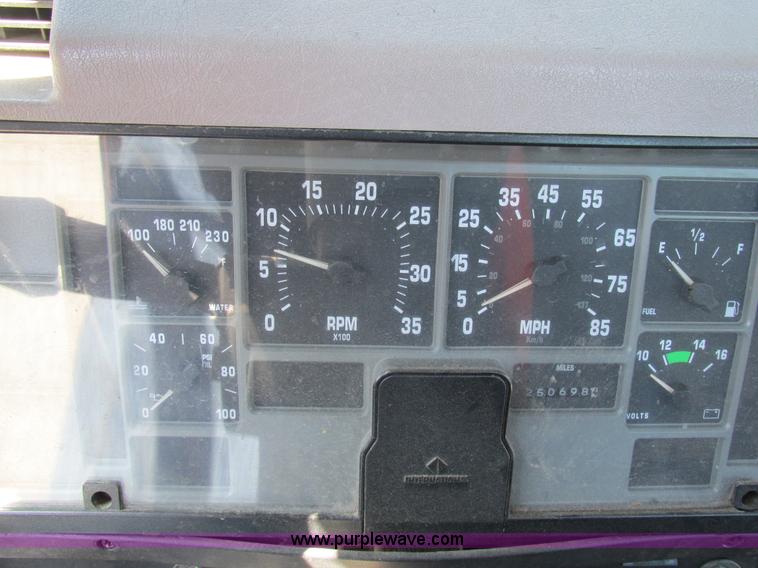 image for item K5010 1996 International 4700 tow truck