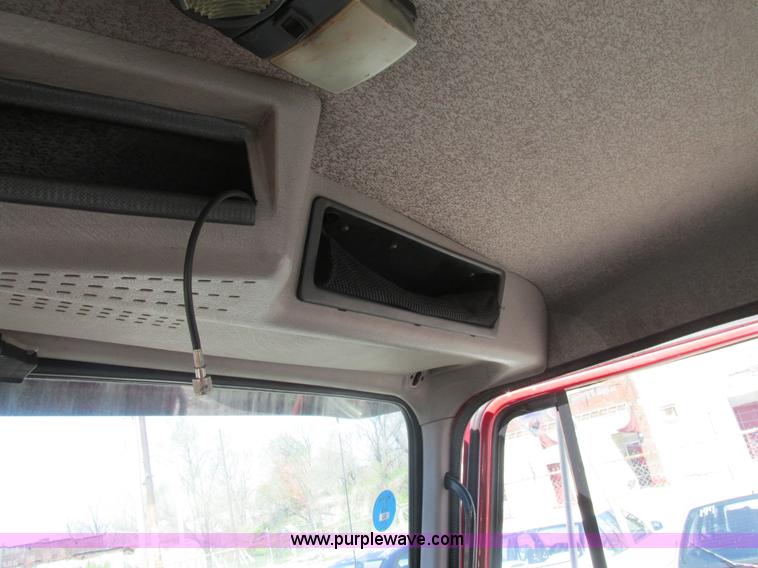 image for item K5010 1996 International 4700 tow truck