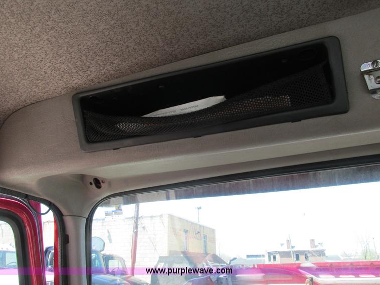 image for item K5010 1996 International 4700 tow truck