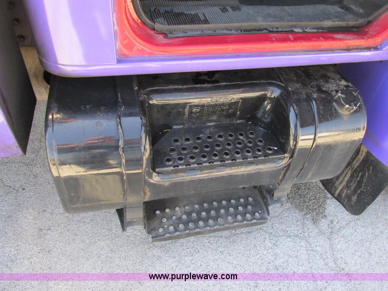 image for item K5010 1996 International 4700 tow truck