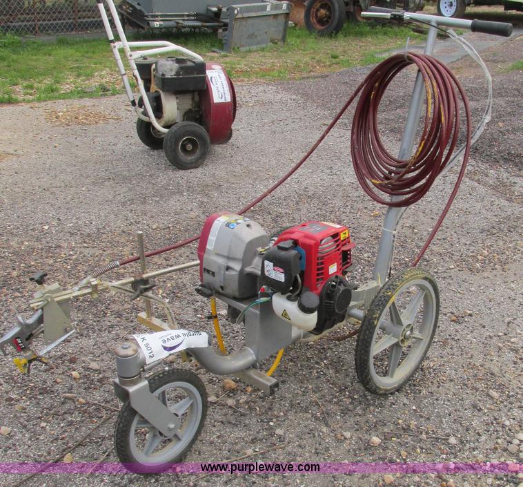 image for item K5012 Titan Speeflo Powerliner 850 mobile paint striping/parking lot striping