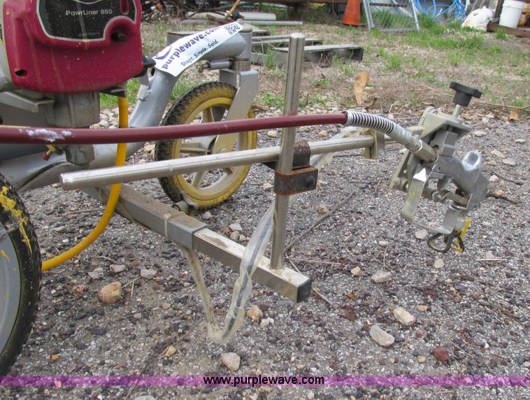 image for item K5012 Titan Speeflo Powerliner 850 mobile paint striping/parking lot striping