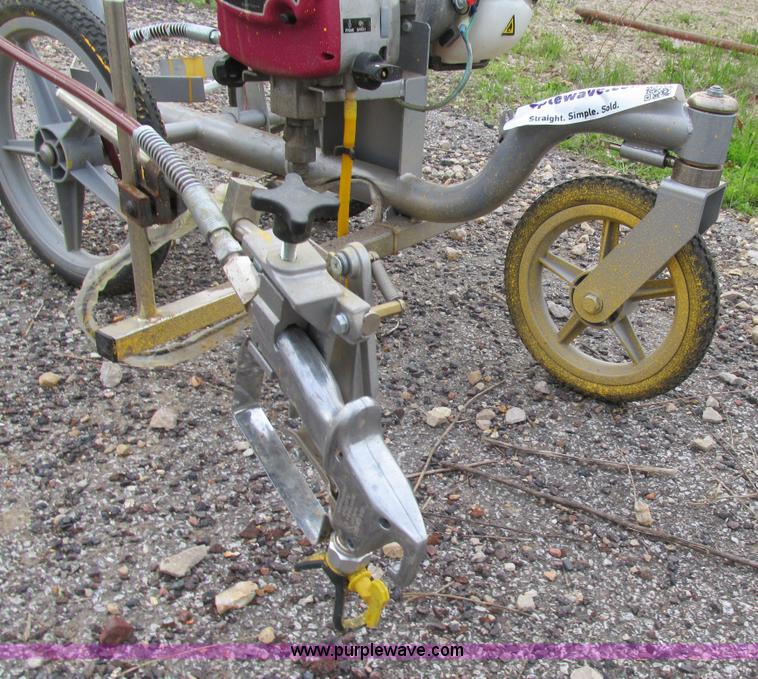 image for item K5012 Titan Speeflo Powerliner 850 mobile paint striping/parking lot striping