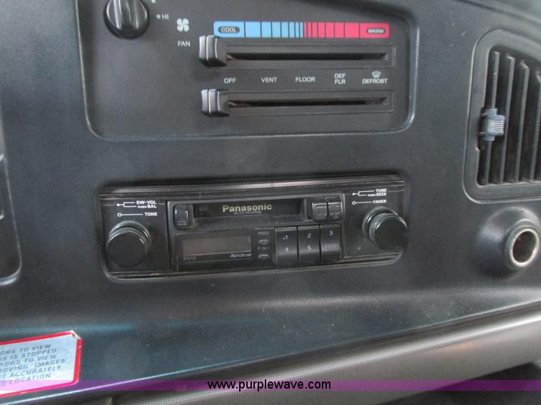 image for item K5013 1994 Ford Econoline E350 Collins school bus