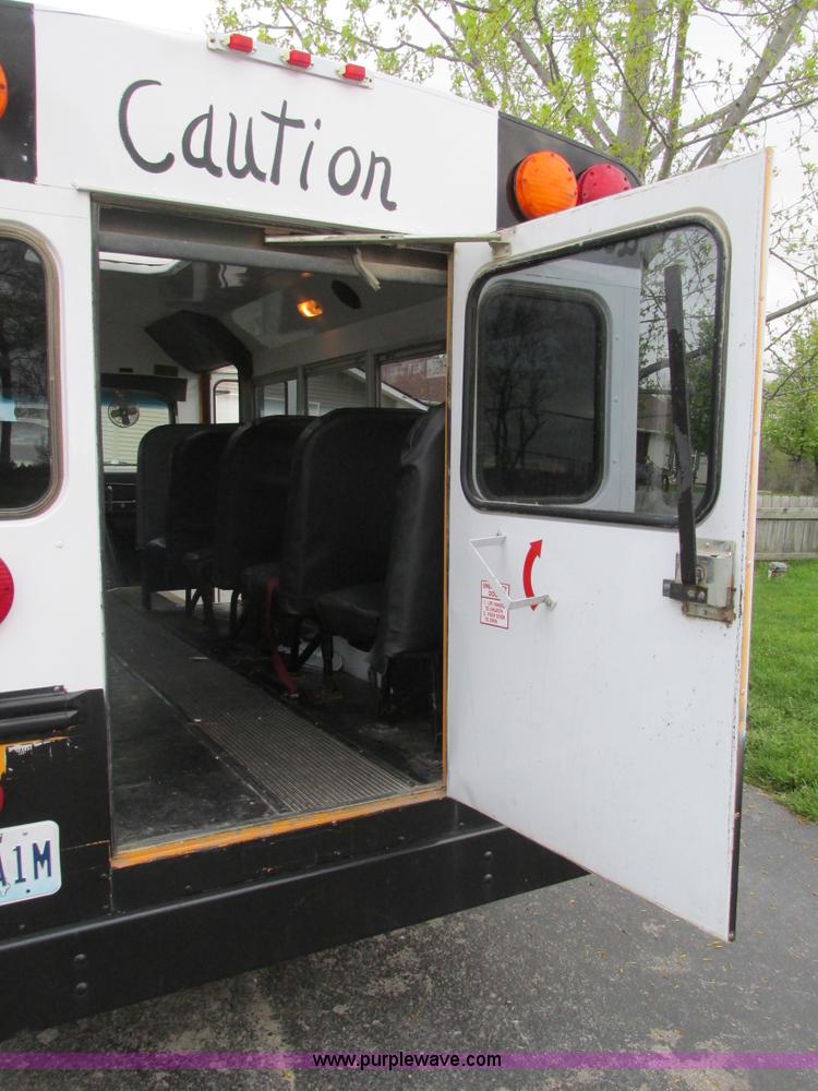 image for item K5013 1994 Ford Econoline E350 Collins school bus