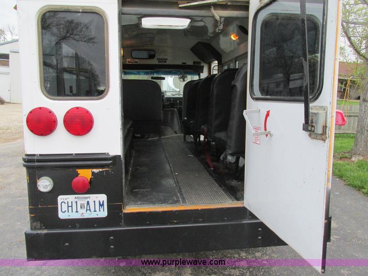 image for item K5013 1994 Ford Econoline E350 Collins school bus
