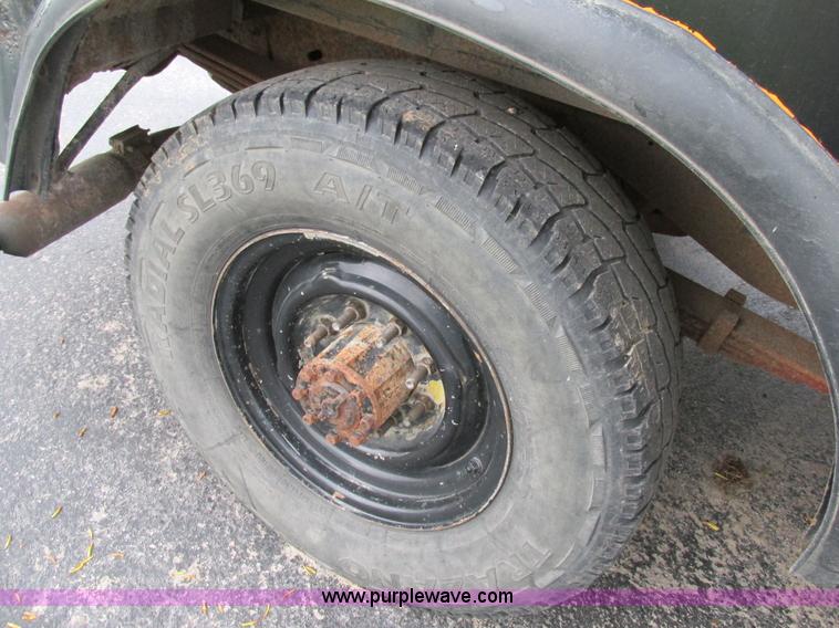 image for item K5013 1994 Ford Econoline E350 Collins school bus