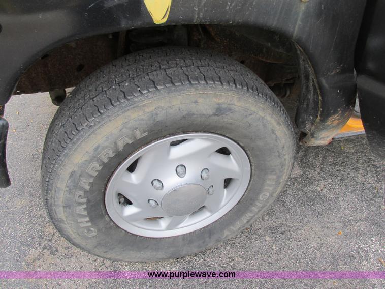 image for item K5013 1994 Ford Econoline E350 Collins school bus