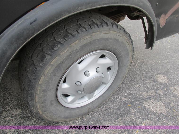 image for item K5013 1994 Ford Econoline E350 Collins school bus