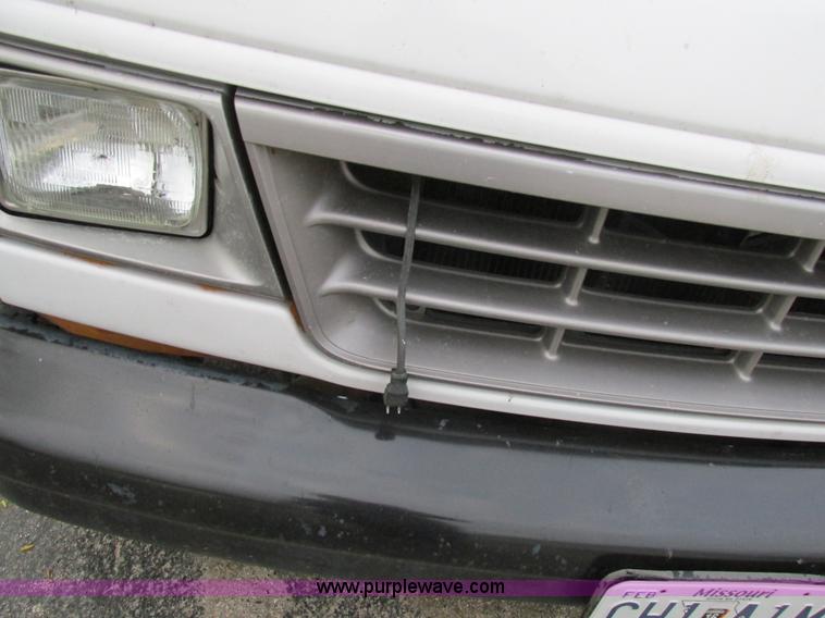 image for item K5013 1994 Ford Econoline E350 Collins school bus