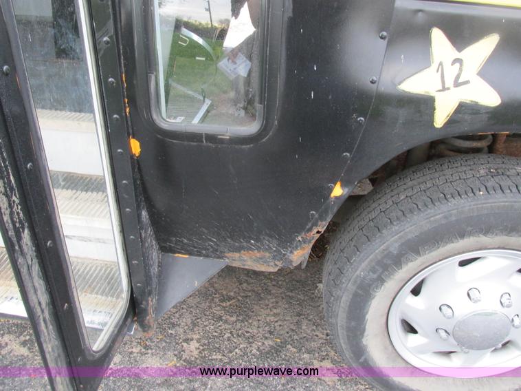 image for item K5013 1994 Ford Econoline E350 Collins school bus