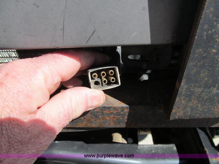 image for item K5558 2007 Ford F750 Super Duty truck cab and chassis