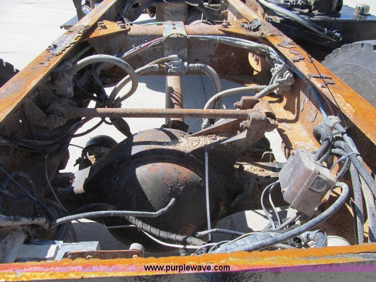 image for item K5558 2007 Ford F750 Super Duty truck cab and chassis