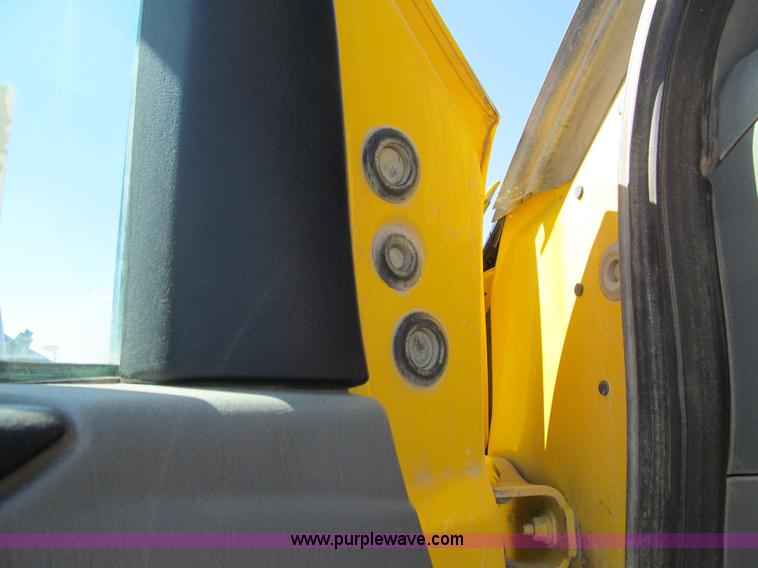 image for item K5558 2007 Ford F750 Super Duty truck cab and chassis