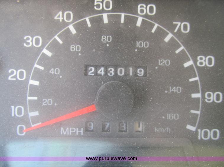 image for item K5558 2007 Ford F750 Super Duty truck cab and chassis