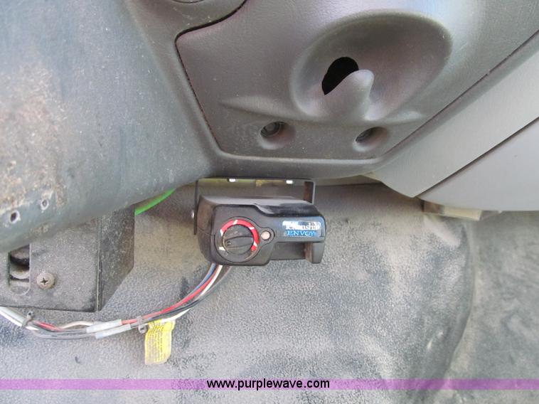 image for item K5558 2007 Ford F750 Super Duty truck cab and chassis