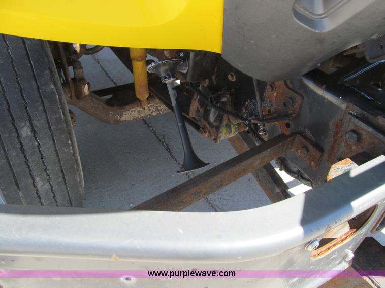 image for item K5558 2007 Ford F750 Super Duty truck cab and chassis