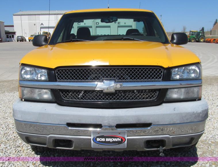 image for item K5559 2003 Chevrolet Silverado 2500HD LS pickup truck