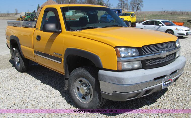 image for item K5559 2003 Chevrolet Silverado 2500HD LS pickup truck
