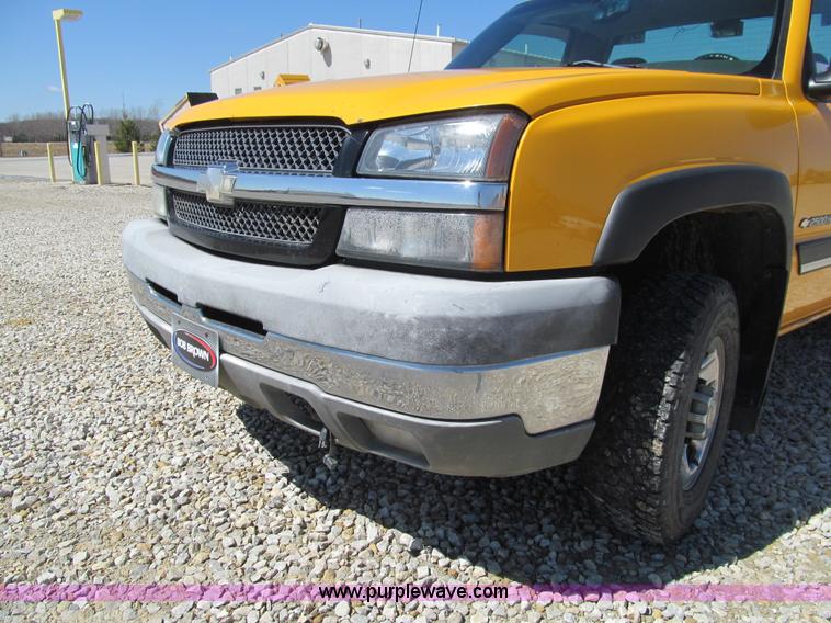 image for item K5559 2003 Chevrolet Silverado 2500HD LS pickup truck