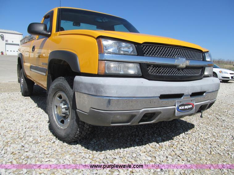 image for item K5559 2003 Chevrolet Silverado 2500HD LS pickup truck